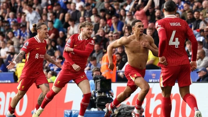 状态不佳！詹姆斯半场9投2中仅得4分，湖人领先9分